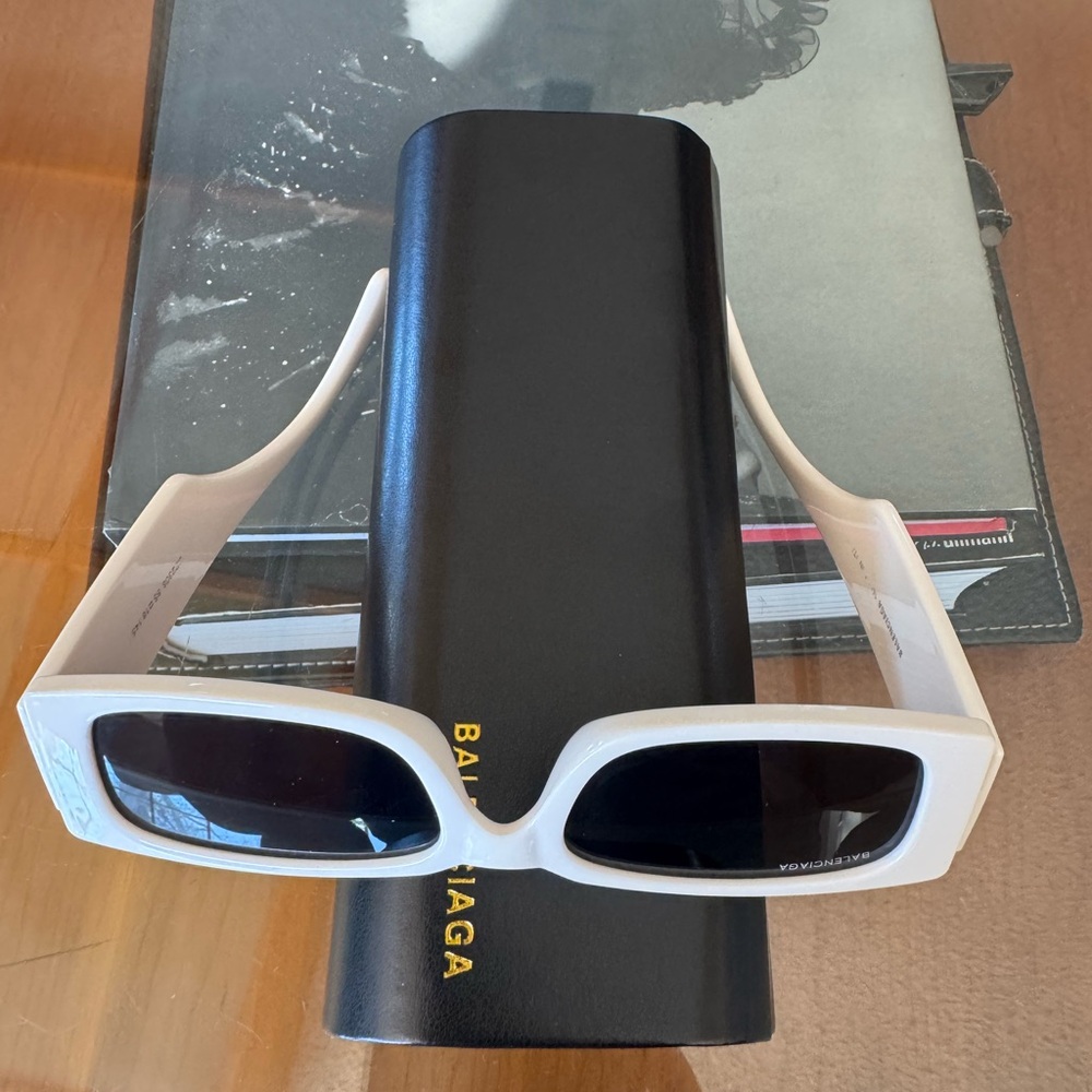 Balenciaga White Rectangular Sunglasses with Blac… - image 8